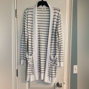 Large green & white long cardigan from Betsey’s Boutique. New without tags.